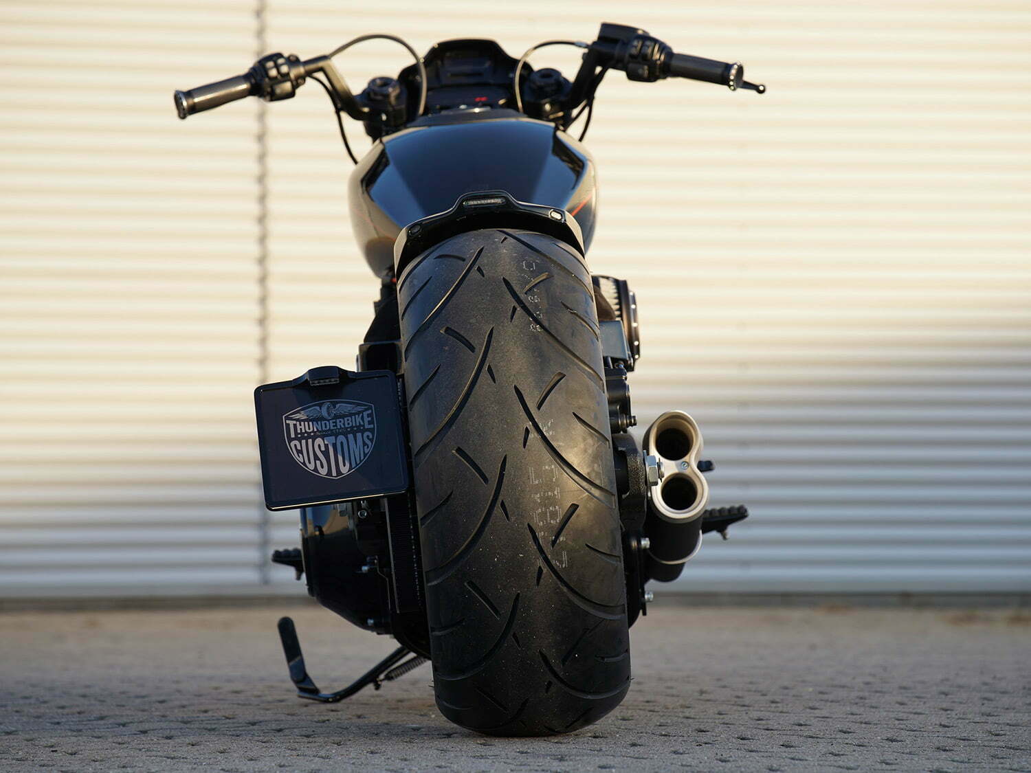 FXDR Fat rear tire