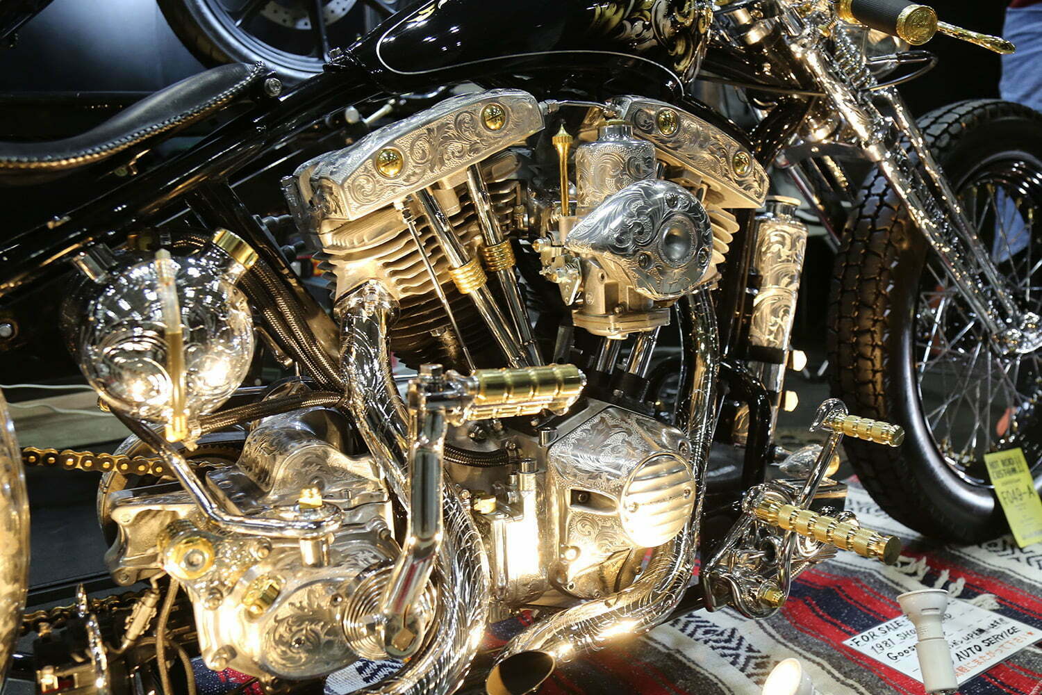 1981 Shovelhead with a hint of engraving
